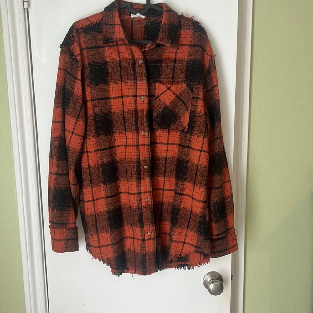 Really warm flannel! Never worn. Size medium